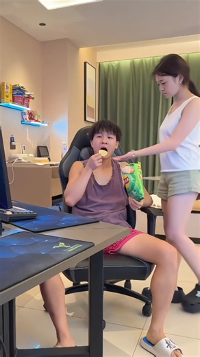 Only One Chip Left Sibling Prank Gone Wrong | Happy L story