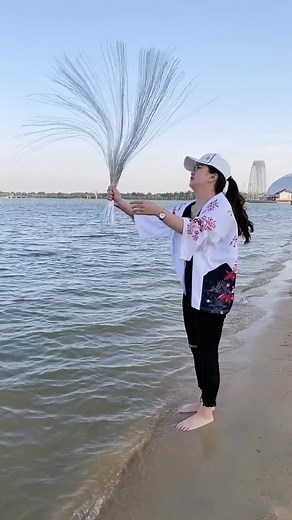 #foryou #tiktok #birthdaygift #homedecoration #diycrafts #aluminumwiretree #cardecoration #metaltree