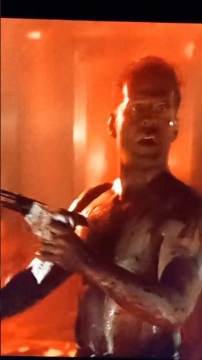 Bruce Willis uses a Beretta 92F. Alan Rickman. Bonnie Bedelia. Die Hard (1988). John McTiernan 📽