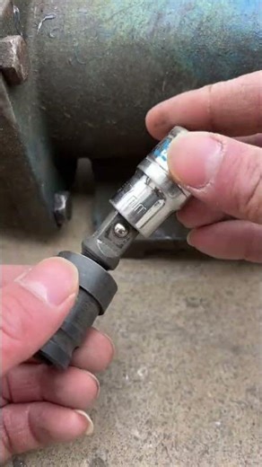 Socket wrench universal joint