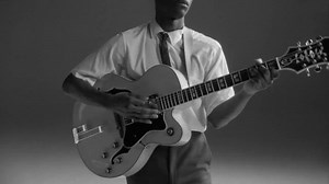 Apple Music TV Spot, 'Discovery' Featuring James Bay