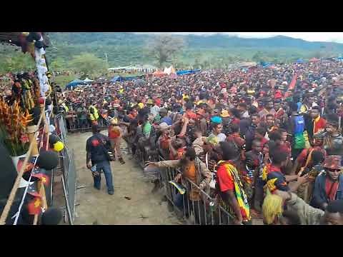 Live Performance by Daniel Bilip @ Tabubil, 2024 [Mangi Yarox]