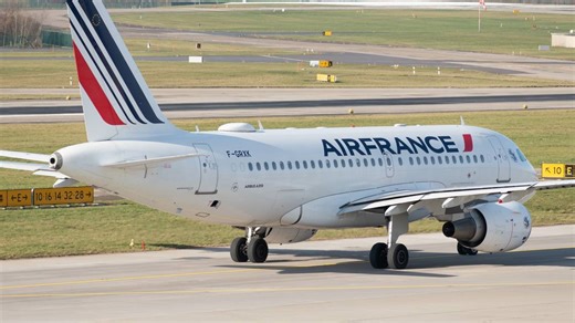 Air France reveals new Business-class seats that lie flat and have sliding doors