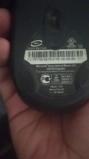 old microsoft mouse (it is really good)