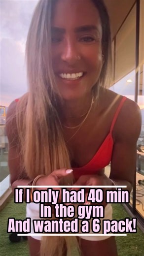 Leila | Fat Loss & strength online coach for women over 30 on Instagram: "40 min for a 6 pack!! no sit-ups Strong core = resisting movement, not crunching. 40-min core session, 2 dumbbells: • Overhead march — 30–40 sec • Farmer carry — 40–60 sec • Front rack squats — 3 × 12 • Overhead lunges — 3 × 12 total Train your core to stabilize under load and your abs will actually show. Save this for your next workout 💪🏽"
