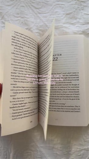 Top Fantasy Book Recommendations for Romance Lovers