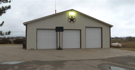 Local roofing company now banned from Kansas, fined $500K for 'deceptive acts'