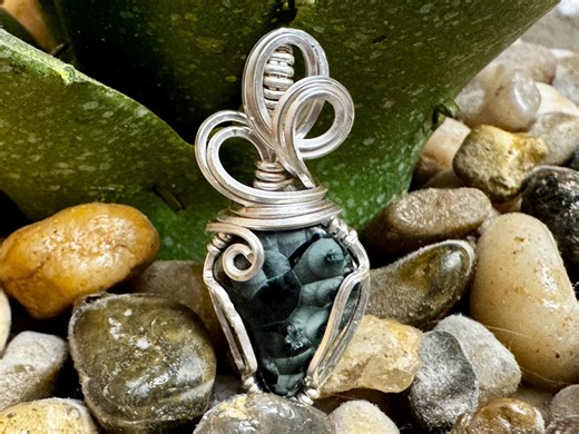 Michigan Greenstone Chlorastrolite Pendant and Necklace - Etsy