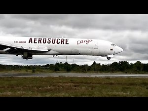 Plane Retracts Gear Before Climbing