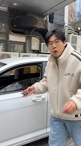 The car key is locked in the car, how to open the door?#car #car #mechanicmanual #camshaftbasics #performancetuning #sohcvsdohc | Tonggeshuoche