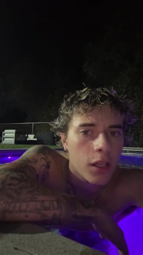 notgavinmagnuslmao (@yunggarvith)’s video of i've been crushing on you gavin magnus