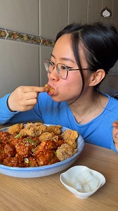 Pollo Frito Coreano (Ultra Crujiente) 😋 👉🏻 Receta completa paso a paso con ingredientes y cantidades en mi web: https://cocinaconcoqui.com/pollo-frito-coreano/ Este pollo frito coreano es uno de los pollos rebozados más crujientes que he probado en mi vida. Además, la salsita de Gochujang, con su saborcito medio dulce medio picante, es perfecta para acompañarlo y disfrutarlo todavía más. ¡Espero que disfrutes el vídeo y te guste la recetita! (Receta Remember) ¡Siempre es bueno recordar buenas