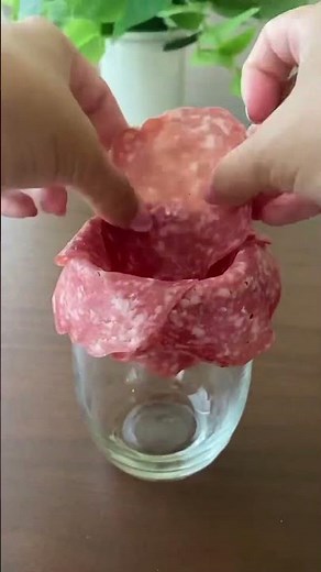 How to Make a Salami Rose #charcuterieboard