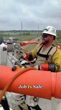 Fixing Power Lines Live#electrician #livework #workers #knowledge