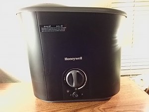 $17 Honeywell Top Fill Warm Mist Humidifier HWM340B from Walmart - Skywind007