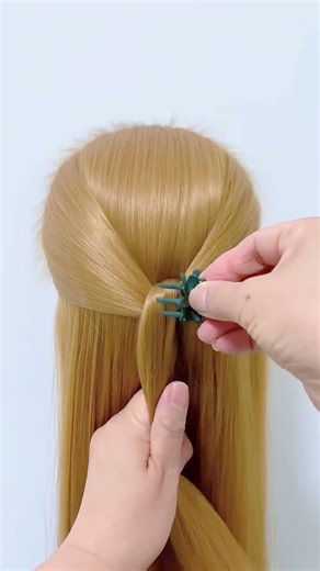 How to Make a Perfect Low Bun Every Time