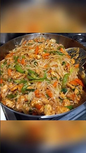 Chow Mein | Easy Homemade Chow Mein | Restaurant Style Noodles #chowmein #eggnoodles #chicken 🍜🍝