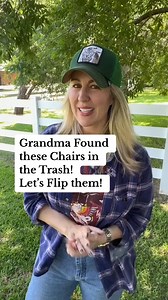♻️Trash finds on my doorstep! My Mom found these and brought them home! Let’s give them new life! ♥️♻️😍#trashfinds #trashflip #chairdiy #chairs #hack | Sarah Teresinski