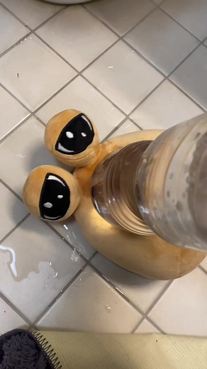 It's Time to Drink Water! Stay Hydrated with Pou 💧