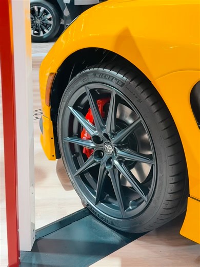 La place pour les vrais passionnés d’automobile, c’est le Salon de l'Auto de Montréal. Tu peux y admirer, comparer, t’émerveiller et discuter automobile avec des gens qui partagent ta passion. Si l’automobile te fait vibrer, tu veux pas manquer ça!