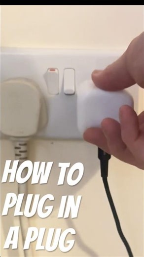 How to plug in a plug (Apple plug)