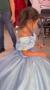 8.7K views · 17 reactions | Mi modelo estrella. Ayudando a papá | Candy's Boutique. | Facebook