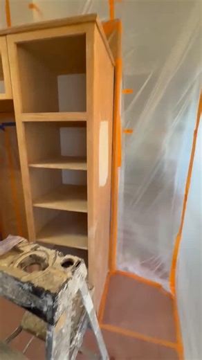 Well look at that.... a beautiful masking also they have been sanded .. next, PRIMING!!!! #sherwinWilliams #ShellacPrimer #Dunnedwards #LacsAguilar #Lacs #ThankYouLord #GraciasADios | Lacs Aguilar