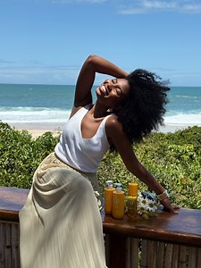 Se tem uma coisa que eu amo é a vibe do nosso Brasil e com todo charme e borogodó apresento Soul Brasileira de Hinode, uma linha que te convida a viver toda a brasilidade do nosso país! E agora vem melhor parte: use a abuse do meu cupom CAMILA10 para garantir a sua linha no site oficial da @hinode.oficial. #SoulBrasileira #Publicidade (Use o cupom RICA10 no site oficial da @hinodeoficial) | Hinode Cosmeticos