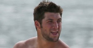 Shirtless Tim Tebow Vacations With Family in Hawaii—See the Pics!