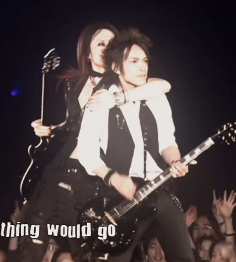 nothing would go wrooooooooooooong, who ruined their sleeping schedule?? me!! #lunasea #vkei #v系 #jrock #sugizo inoran