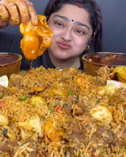 Spicy 🌶🥵 Mutton Fat Curry with Egg 🥚Curry Eating #mukbang #food #asmr #shorts #explore ‪@bigbite7‬