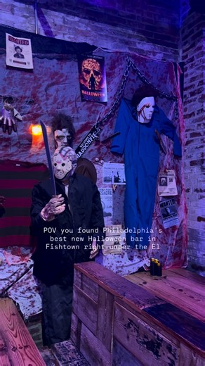 This is THE haunt of the season 👻🍻 Taproom of Horrors is Philadelphia’s best new Halloween bar and it’s now open in Fishtown. Evil Genius has been taken over by 7 haunted zones, killer new cocktails, themed snacks, 🩸-red glitter beer and their famous Trick or Treat Chocolate Pumpkin Porter. The immersive experience transforms the entire space into a spine chilling celebration of all things spooky, with unique themed areas from the witches lair to Frankenstein lab to crazy carnival to homage t