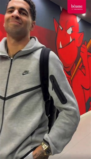 ¿Quién impuso la moda de la sudadera más viral? 🤔 Con un costo de $260 USD el conjunto se agotó rápidamente 😲 #Bésame #Nike #Maduro #outfit | Bésame Radio Colombia