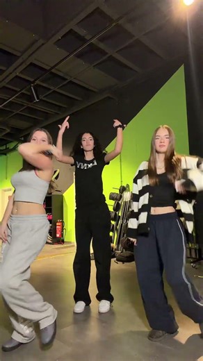 REFLECTION ✨ #dance #dancerlife #trending #dancer #dancechallenge #dancetrend #viral #trend