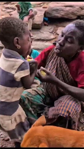 When Hunger Turns Into a Fight for Food 💔 #villagelife #foodcrisis #familylove #foodsharing