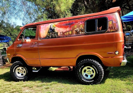 How about some "Dirty Penny" on this "Wow Wednesday". Check out Victor Ybarra's 1975 Dodge B200 4x4 TerraVan! Victor truly outdid himself with the restoration of this groovy van, maintaining its 70s vibe and style. And those killer murals he painted himself are amazing. I love everything about this van. Thumbs up to this rad 4x4 van!👍 #dirtypennyvan #dirtypenny #4x4van #terravan #dodgevan #boogievan #customvan #vintagevibes #vancrush #keepontrucking #vannin #vanning #vans #vancult #vanculture #