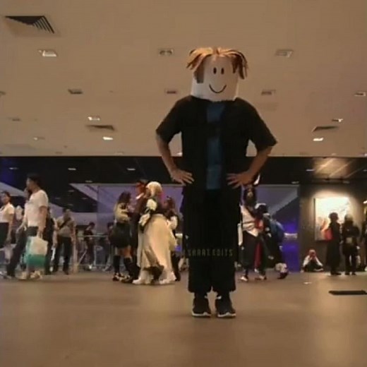 Bacon dancing in Real Life #shorts #edits #roblox #dance #trending #velocity #viralvideo #fyp