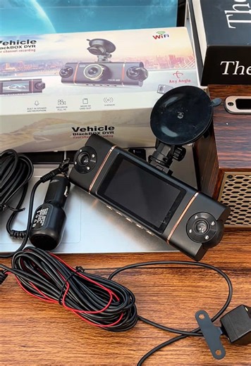 A dash cam with four built-in cameras, full coverage, no blind spots, keeping your drive safe. #driving #dashcam #recording #safety