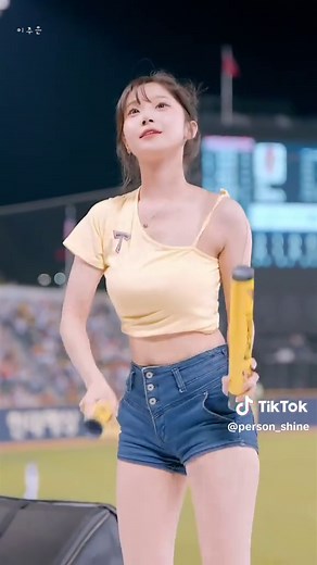 이주은 치어리더의 매력적인 움짤 모음