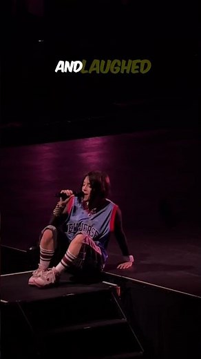 Billie Eilish's fans started singing meow meow 😂❤️