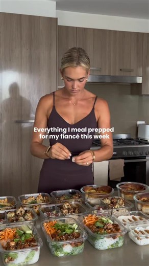 OLIVIA MAY on Instagram: "What I meal prepped for my fiancé this week — Boyd is eating GOOD 🤌 Each recipe serves 1, multiply as you wish: 🍳 Ham & Cheese Breakfast Quiche Whisk 3 eggs with salt & pepper. Add ham, mushroom, tomato, onion, oregano + 20g mozzarella. Pour into a wrap-lined dish. Bake until puffed, set & golden. 🍜 Teriyaki Chicken Vermicelli Bowls Boil vermicelli rice noodles. Air-fry 150g chicken breast, toss in teriyaki sauce. Serve noodles with cucumber, car