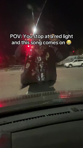 This song came on at the red light… I had no choice but to hop out the car 😭🚨 IG: YoungSlickOfficial YT: @YoungSlick #lilwayne #mrsofficer #dance #hiphopvibes #fyp