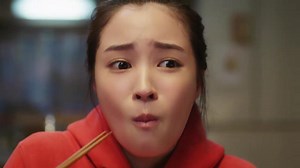 広瀬すず 堀内敬子 が出演する 味の素冷凍食品 ギョーザ のCM 「ん〜ふ〜」篇。