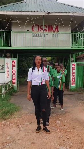 OSIM Country Lodge is located at Ewaso Ngiro town, 14kms from Narok town along Maasai Mara tarmac road Kenya. We are one hour drive to Sekenani gate -Maasai Mara Game Reserve on tarmac road. You can drive your car from our Lodge to Sekenani gate - Maasai Mara Game Reserve, park your car at the gate, the Rangers take you for a full day game viewing drive in their Landcruiser, they charge Ksh.20,000.00 for a seven seater Landcruiser. If you would like them to pick you up from our Lodge for a full 