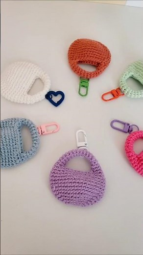 How to crochet a cute, round mini bag charm #crochet #leftoveryarn #crochet #뜨개질 #knitting