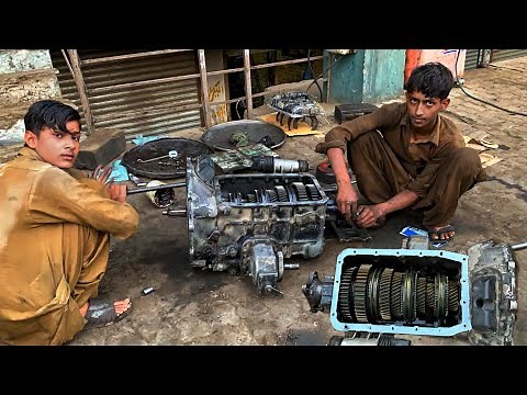 How to Replace a Truck Transmission || How to Change Gearbox of a Truck