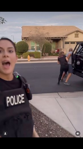 Cop argues with pedestrian about filming👀 | Hot Cop