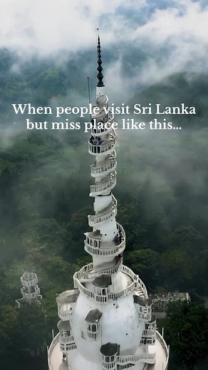 Welcome to Ambulawawa Tower in Sri Lanka 😍 It’s one of the most magical places we have ever seen! The tower stands at a height of approximately 48 meters and offers breathtaking views 🥰 All you need to know before visiting: - You can get there by train, bus, taxi or tuktuk. The nearest train station is called Gampola. - If you come by train you will definitely need tuktuk, because the tower is situated 6 km away. For tuk tuk from train station you will probably pay about 3€. - The entrance fee