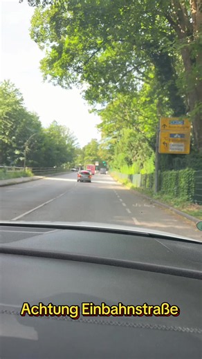 Einbahnstraße erklärt: Fahrlehrer Tipps für Fahrschüler