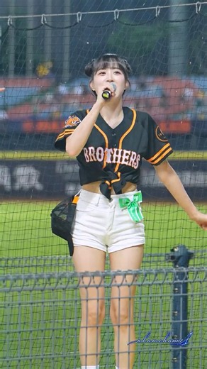 荷律喊麥好可愛 #邊荷律 #변하율 #中信兄弟 #passionsisters #cheerleader